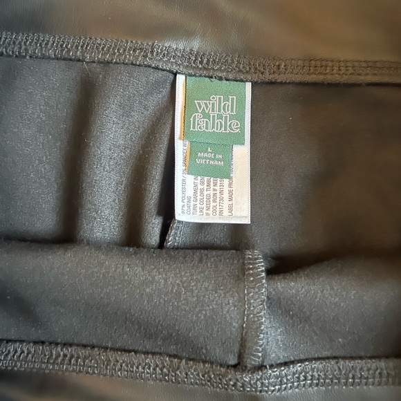 SOLD🖤 wild fable black leather leggings with cozy inside fabric - Picture 4 of 4